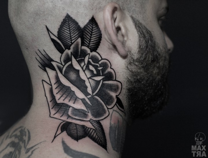 rosa nera collo logo