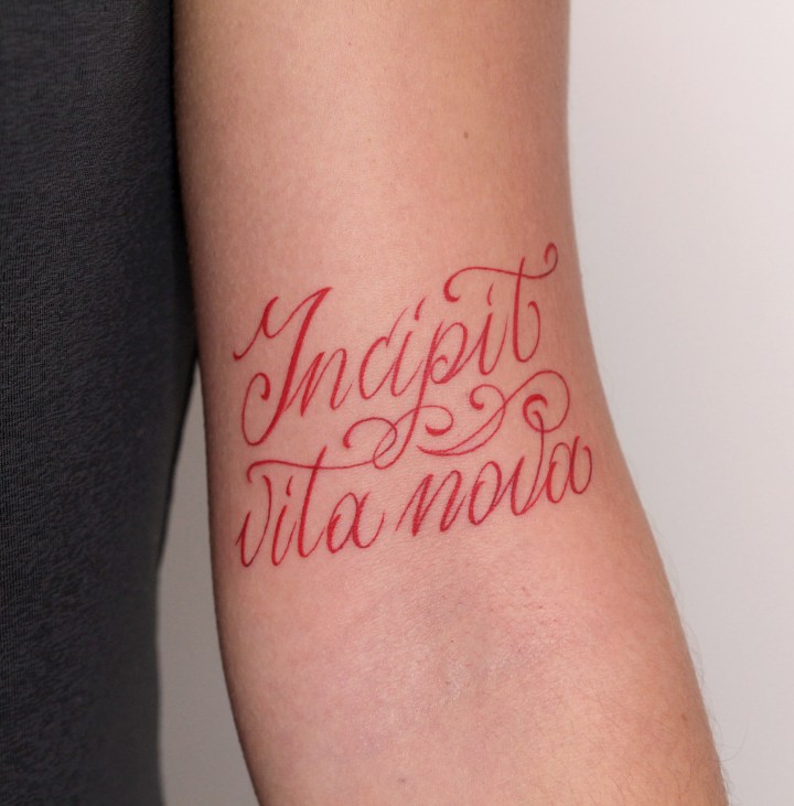 lettering rosso braccio